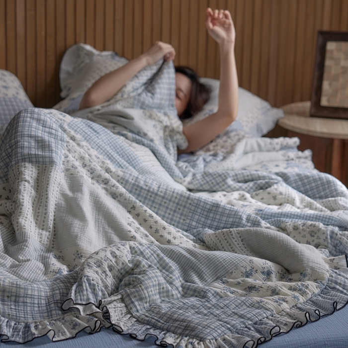 91家纺网 家纺一手货源 找家纺 安莱生活 2025新款全棉精梳棉双层纱绉纱数码印花四件套 百家布-蓝