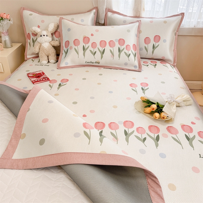 91家纺网 家纺一手货源 找家纺 2025新款懒猫600D数码印花冰藤凉席 浪漫郁金香