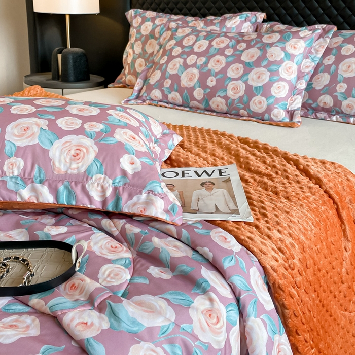 91家纺网 家纺一手货源 找家纺 宝士康家纺 2025新款10A抗菌双层纱豆豆绒夏被 夏日玫瑰