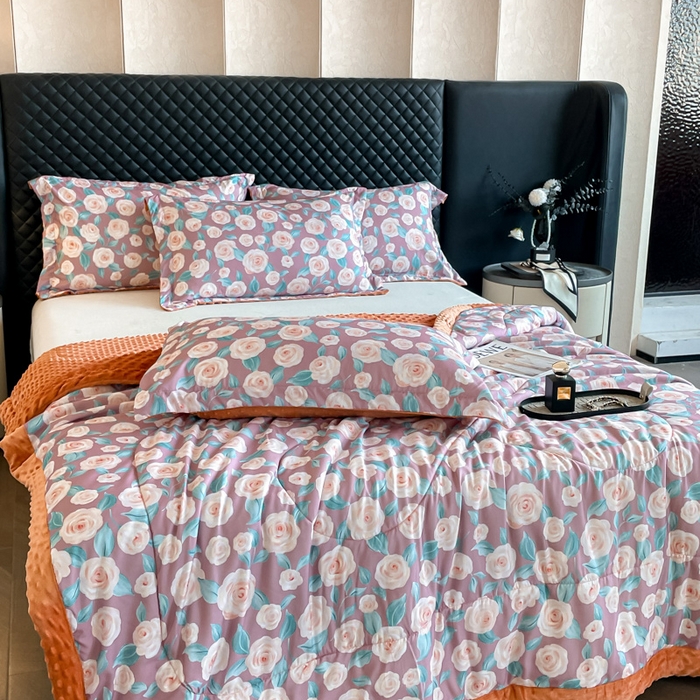 91家纺网 家纺一手货源 找家纺 宝士康家纺 2025新款10A抗菌双层纱豆豆绒夏被 夏日玫瑰