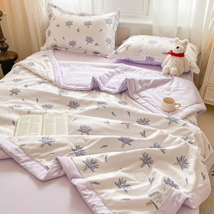 91家纺网 家纺一手货源 找家纺 宝士康家纺 2025新款水洗棉超声波压花夏被 被子被芯 薰衣草紫