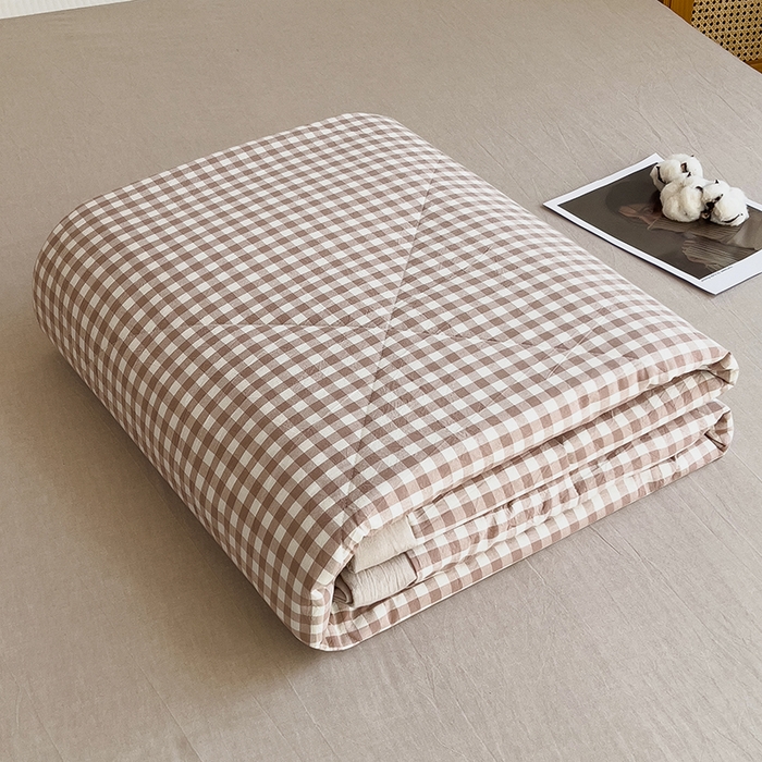 91家纺网 家纺一手货源 找家纺 宝士康家纺 2025新款10A抗菌无印风夏被四件套 咖小格