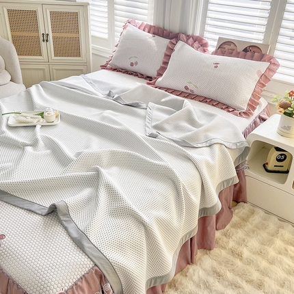 91家纺网 家纺一手货源 找家纺 （总）2025新款A类冰豆豆提花凉席床盖 床裙款