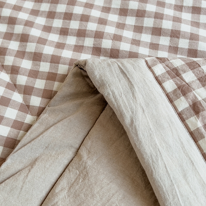 91家纺网 家纺一手货源 找家纺 宝士康家纺 2025新款10A抗菌无印风夏被 被子被芯 咖小格