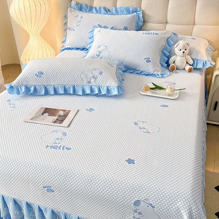 91家纺网 家纺一手货源 找家纺 2025新款A类冰豆豆提花凉席床盖 床盖款-卡皮巴拉-雾蓝