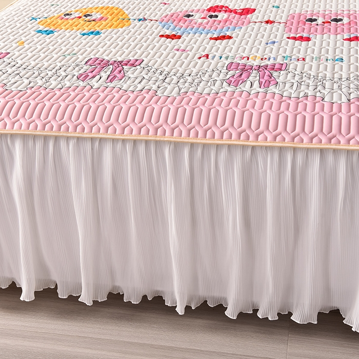 91家纺网 家纺一手货源 找家纺 炫拼家纺 2025新款凉感丝印花床裙款乳胶凉席三件套 甜心派