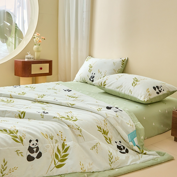 91家纺网 家纺一手货源 找家纺 宝士康家纺 2025新款10A抗菌全棉夏被四件套（床笠款） 欢乐熊猫