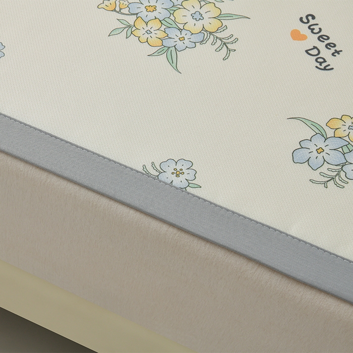 91家纺网 家纺一手货源 找家纺 简一 2025新款A类碳光印花数码冰丝凉席系列-床单款 觅境花园