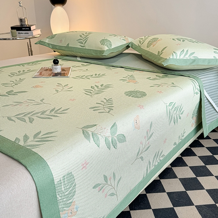 91家纺网 家纺一手货源 找家纺 格真2025新款简约印花冰藤席席子凉席 树叶与熊