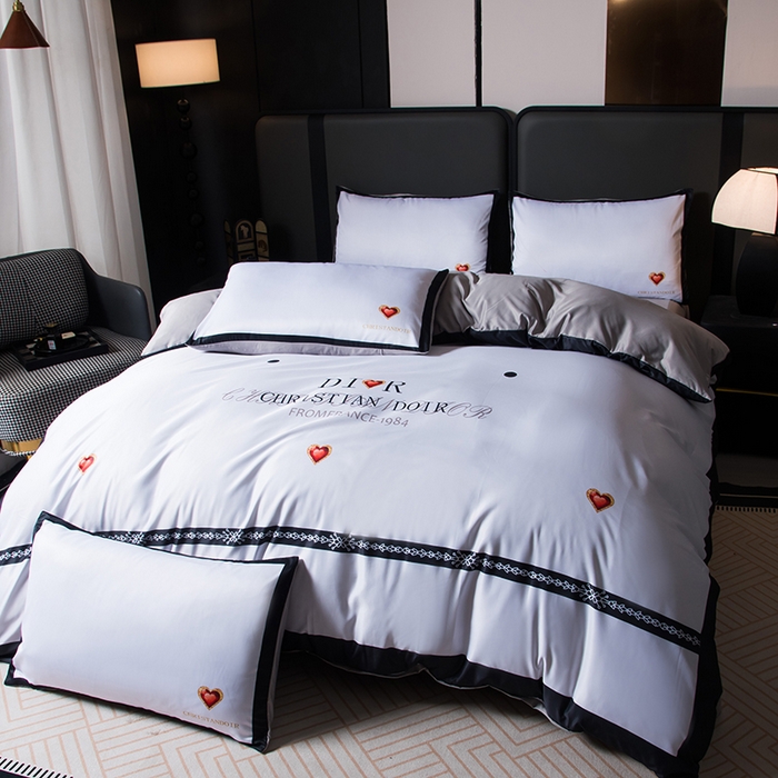 91家纺网 家纺一手货源 找家纺 爵仕家纺 2025新款轻奢潮牌水洗真丝四件套 点点爱心