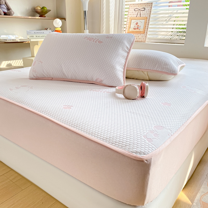 91家纺网 家纺一手货源 找家纺 春寻家纺 2025新款冰豆豆冰丝凉席-卡皮巴拉系列 床笠款-卡皮巴拉-粉