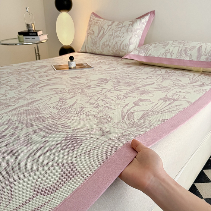 91家纺网 家纺一手货源 找家纺 格真2025新款简约印花冰藤席席子凉席 莫奈花园-粉