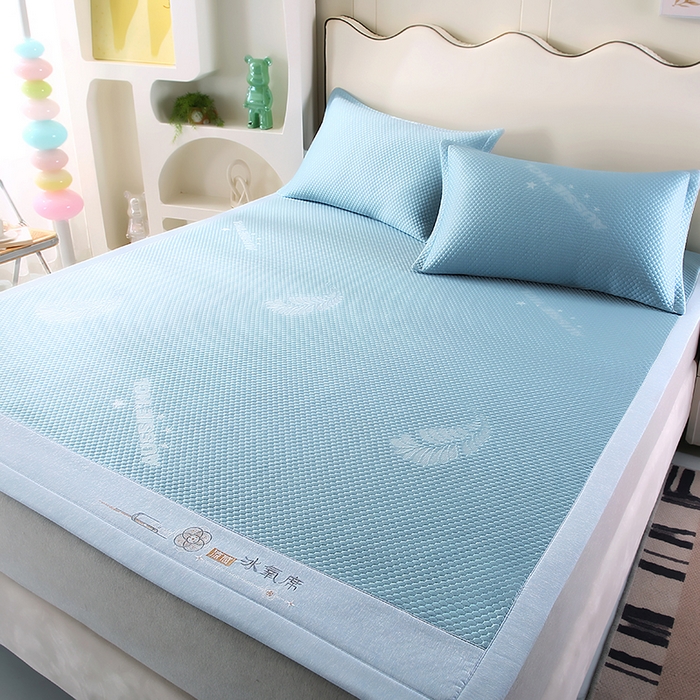 91家纺网 家纺一手货源 找家纺 尚品凤凰 2025新款小清新凉感超柔冰豆席凉席平铺款床笠款 飘羽-兰