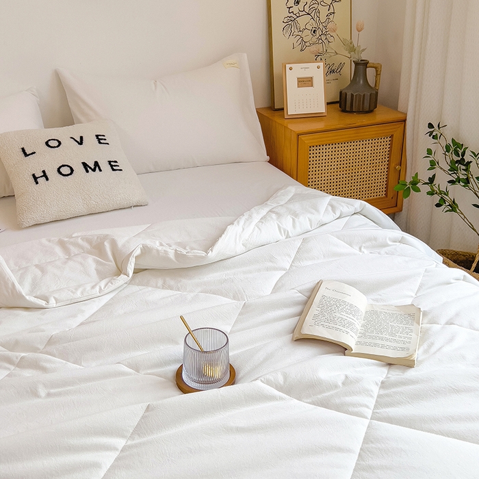 91家纺网 家纺一手货源 找家纺 宝士康家纺 2025新款10A抗菌无印风夏被 被子被芯 白色