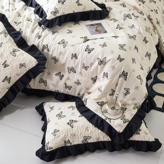 91家纺网 家纺一手货源 找家纺 蝶帕家纺 2025新款法式赫本风韩版花边床盖款夏被四件套 蝴蝶印记