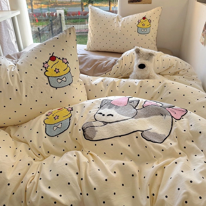 91家纺网 家纺一手货源 找家纺 耀达家居 2025新款A类水洗棉毛巾绣四件套 啵啵奶油猫