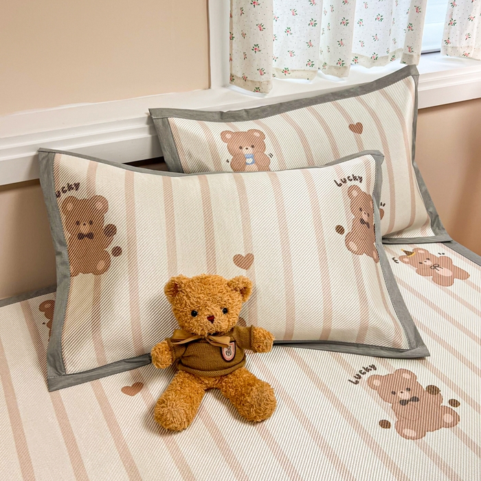 91家纺网 家纺一手货源 找家纺 慕尚家纺 2025新款数码印花床席床笠款冰藤席 床席款-小熊物语