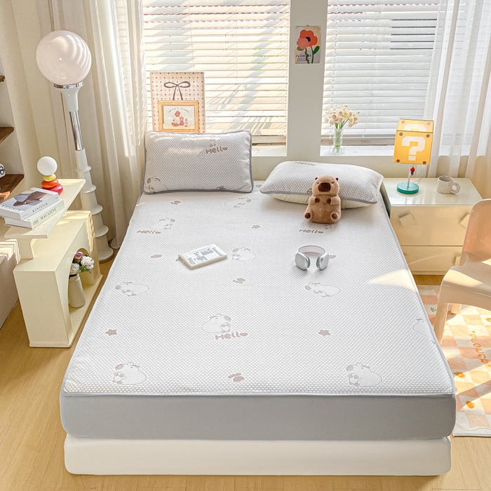 91家纺网 家纺一手货源 找家纺 春寻家纺 2025新款冰豆豆冰丝凉席-卡皮巴拉系列 床笠款-卡皮巴拉-咖