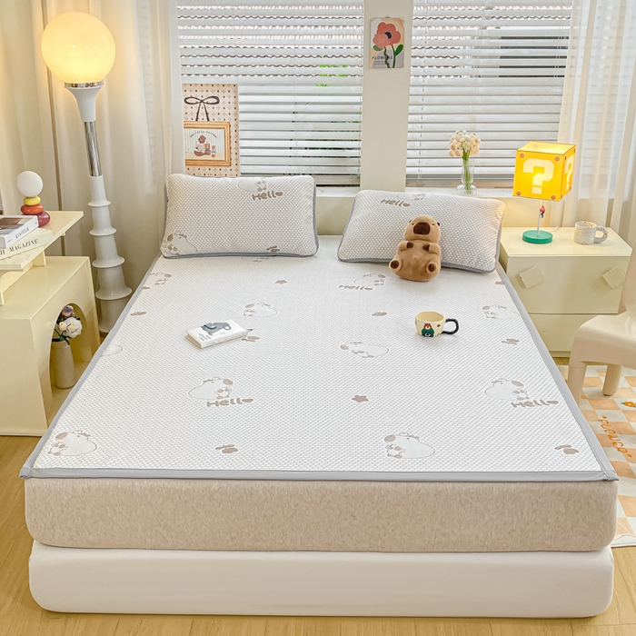 91家纺网 家纺一手货源 找家纺 春寻家纺 2025新款冰豆豆冰丝凉席-卡皮巴拉系列 床单款-卡皮巴拉-咖