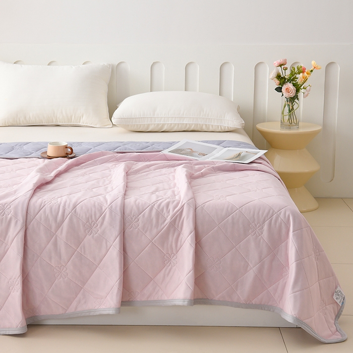 91家纺网 家纺一手货源 找家纺 眠多宝 2025新款冰激凌凉感丝纯色夏被被子被芯（跨境电商） 冰梅粉