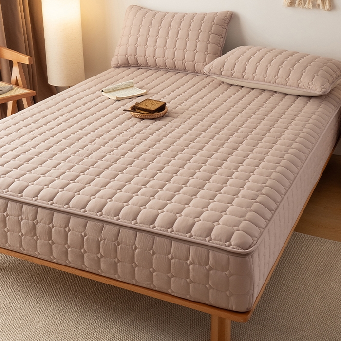 91家纺网 家纺一手货源 找家纺 叠派家纺 2025新款5A抗菌A类夹棉床笠经典款防水款系列 五面夹棉-经典格奶昔驼