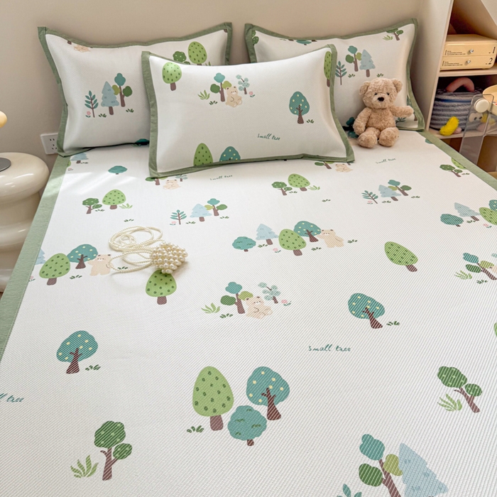 91家纺网 家纺一手货源 找家纺 2025新款懒猫600D数码印花冰藤凉席 森林小熊