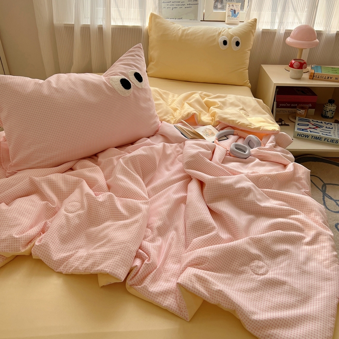 91家纺网 家纺一手货源 找家纺 慕尚家纺 2025新款大眼萌仔夏被 大眼萌 粉格黄