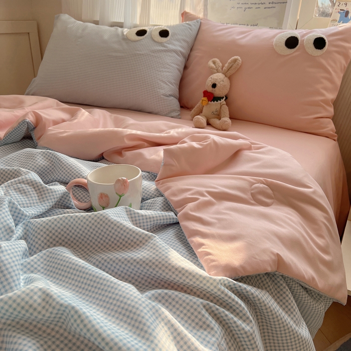 91家纺网 家纺一手货源 找家纺 慕尚家纺 2025新款大眼萌仔夏被 大眼萌 蓝格粉