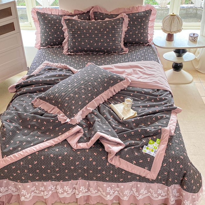 91家纺网 家纺一手货源 找家纺 2025新款直播热款A类针织棉双层纱床盖款夏被四件套 樱桃