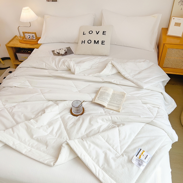 91家纺网 家纺一手货源 找家纺 宝士康家纺 2025新款10A抗菌无印风夏被 被子被芯 白色