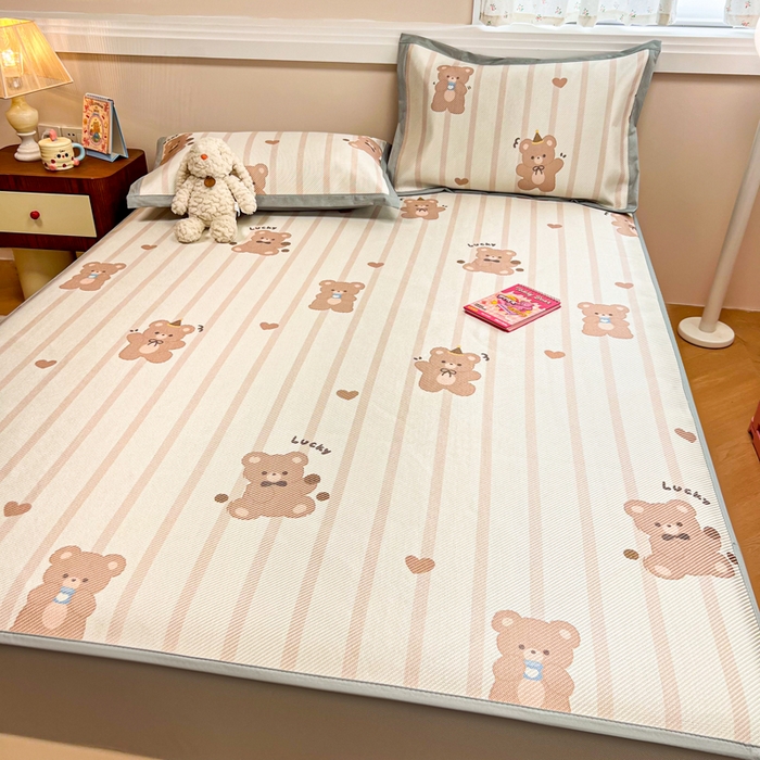 91家纺网 家纺一手货源 找家纺 慕尚家纺 2025新款数码印花床席床笠款冰藤席 床笠款-小熊物语