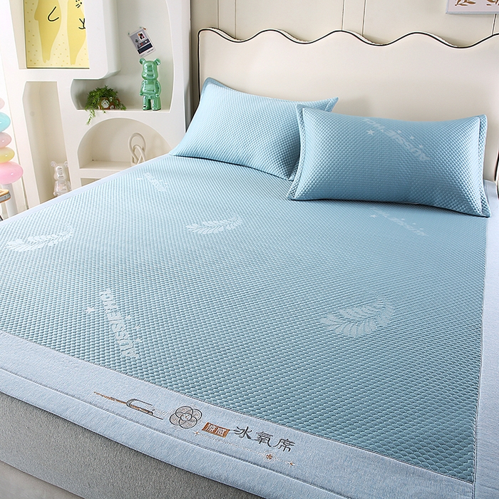 91家纺网 家纺一手货源 找家纺 尚品凤凰 2025新款小清新凉感超柔冰豆席凉席平铺款床笠款 飘羽-兰