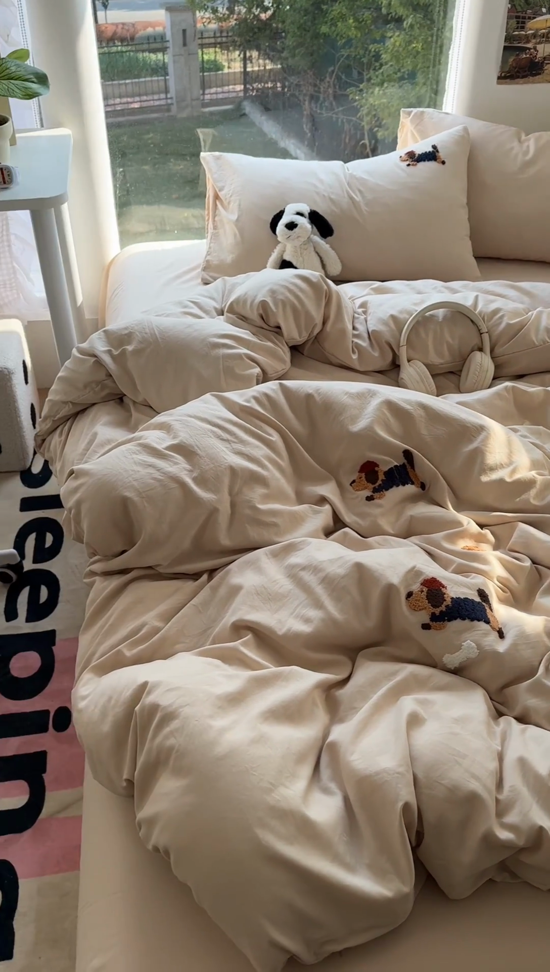 91家纺网 家纺一手货源 找家纺 耀达家居 2025新款A类水洗棉毛巾绣四件套 腊肠狗