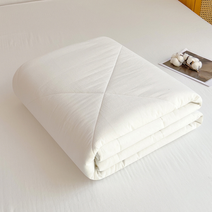 91家纺网 家纺一手货源 找家纺 宝士康家纺 2025新款10A抗菌无印风夏被 被子被芯 白色