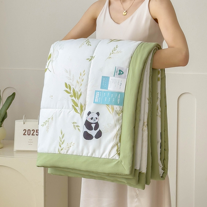 91家纺网 家纺一手货源 找家纺 宝士康家纺 2025新款10A抗菌针织夏被四件套 熊猫乐园