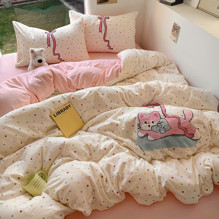 91家纺网 家纺一手货源 找家纺 耀达家居 2025新款A类水洗棉毛巾绣四件套 甜心猫咪