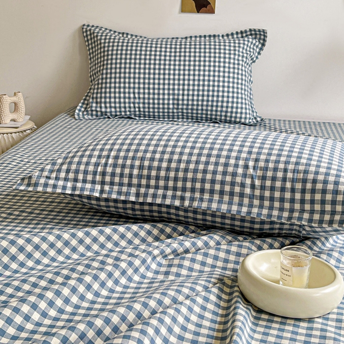 91家纺网 家纺一手货源 找家纺 久云居 2025新款亲肤舒适全棉色织防水床单 浅兰小格