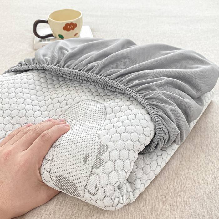 91家纺网 家纺一手货源 找家纺 春寻家纺 2025新款冰豆豆冰丝凉席-卡皮巴拉系列 床笠款-卡皮巴拉-灰