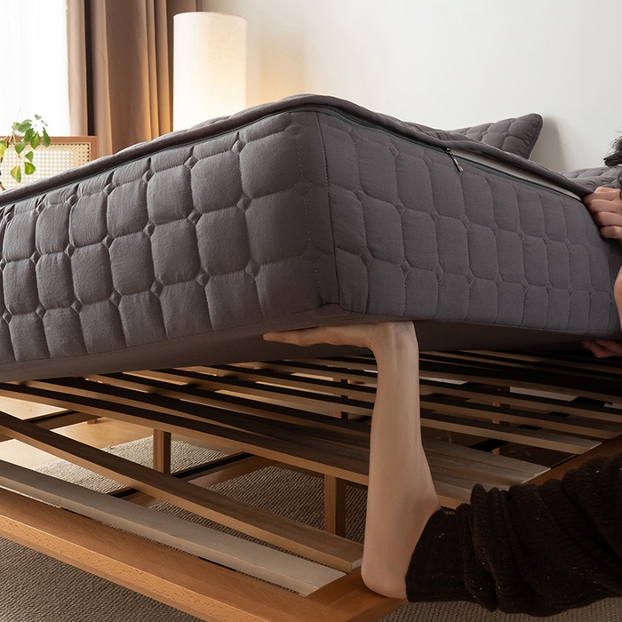 91家纺网 家纺一手货源 找家纺 叠派家纺 2025新款5A抗菌A类夹棉床笠经典款防水款系列 五面夹棉-经典格星空灰