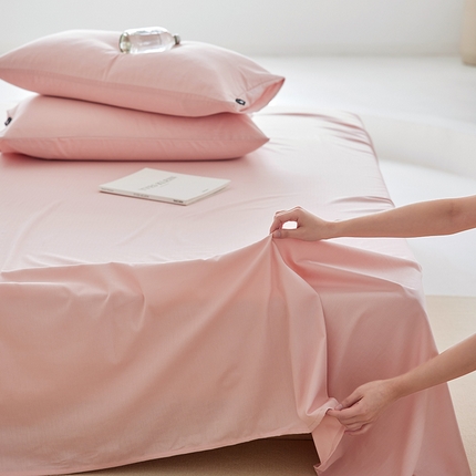 91家纺网 家纺一手货源 找家纺 2025新款A类40S全棉糯感大雁纹提花单品床单 丽人粉