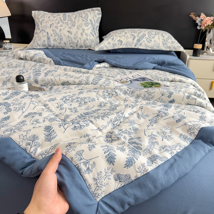 91家纺网 家纺一手货源 找家纺 宝士康家纺 2025新款10A抗菌双层纱印花夏被 青花瓷