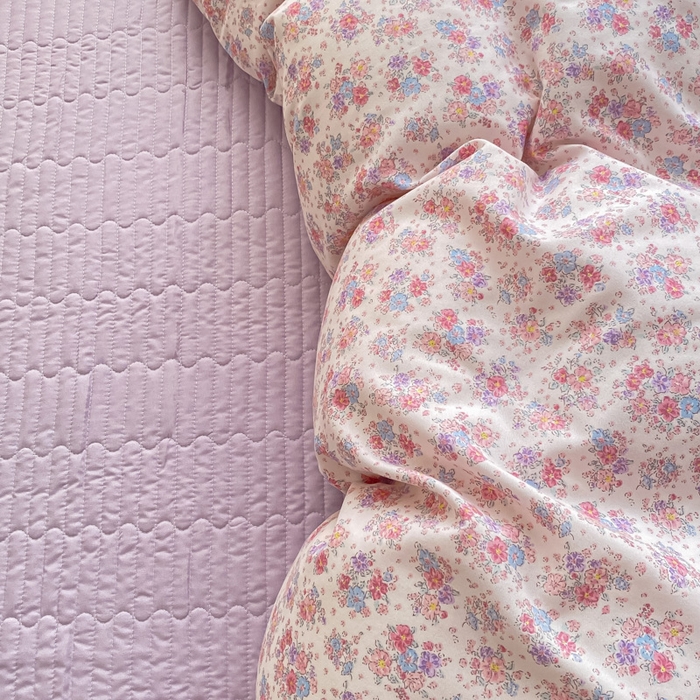 91家纺网 家纺一手货源 找家纺 2025新款针织双层纱夏被床盖四件套单夏被单床盖单品 春天里