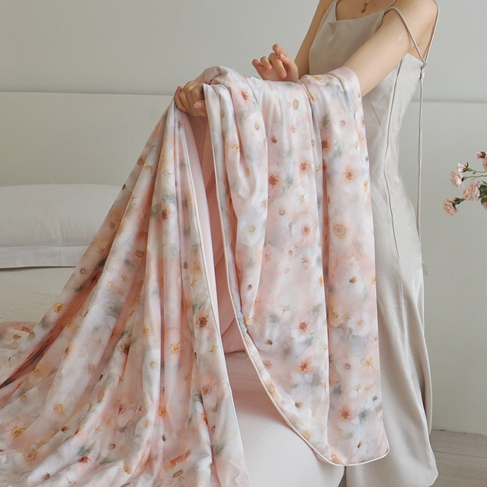 91家纺网 家纺一手货源 找家纺 梦恬佳 2025新款印花凉感丝夏凉被 星空玫瑰