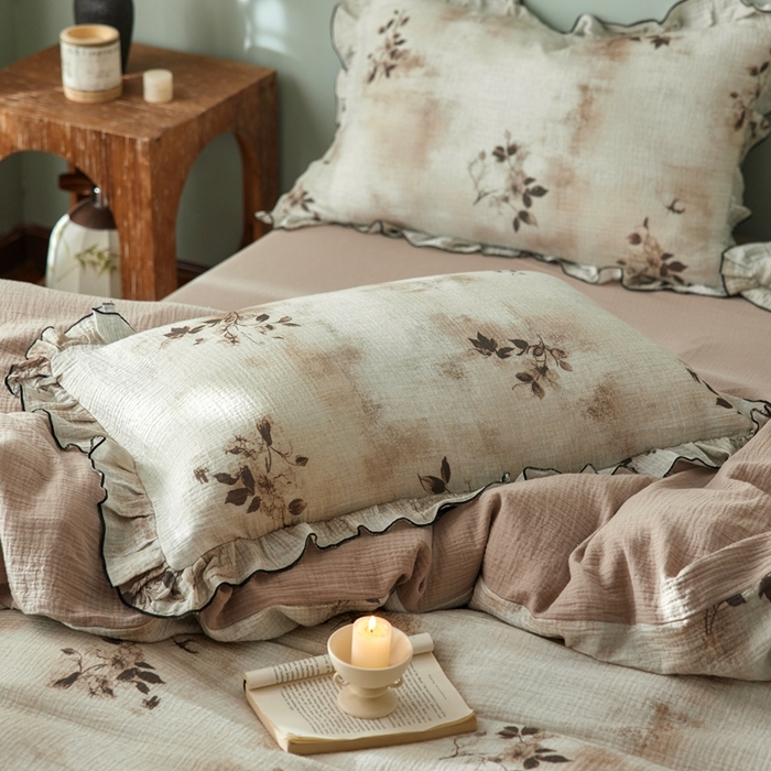 91家纺网 家纺一手货源 找家纺 安莱生活 2025新款全棉精梳棉双层纱绉纱数码印花四件套 云屿间-咖