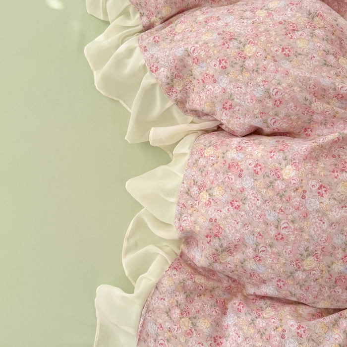 91家纺网 家纺一手货源 找家纺 苏拉家居 2025新款雪纺花边云感提花针织双层纱四件套 蔷薇花开