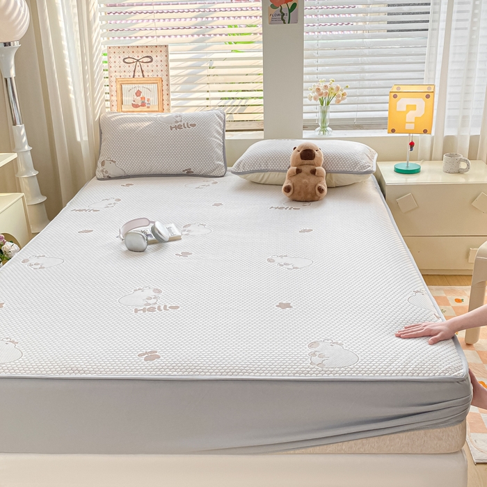 91家纺网 家纺一手货源 找家纺 春寻家纺 2025新款冰豆豆冰丝凉席-卡皮巴拉系列 床笠款-卡皮巴拉-咖