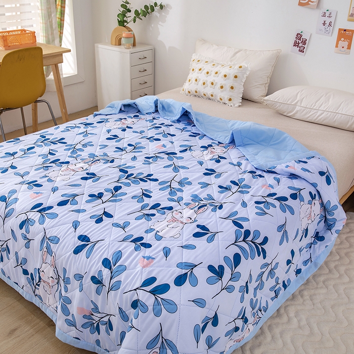 91家纺网 家纺一手货源 找家纺 富艺隆 2025新款超声波亲肤绒夏被夏凉被直播爆款超声波夏被空调被 菲菲兔