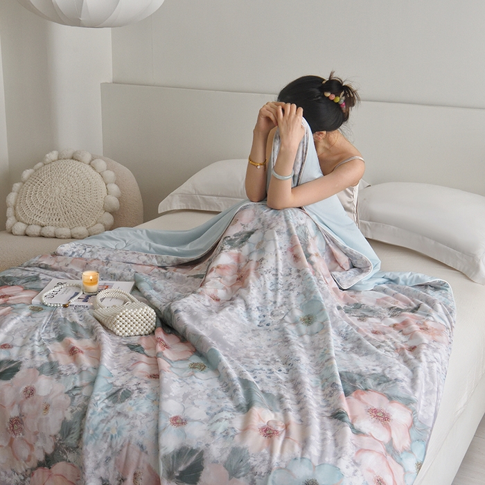 91家纺网 家纺一手货源 找家纺 梦恬佳 2025新款印花凉感丝夏凉被 花影