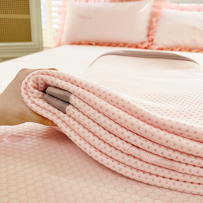 91家纺网 家纺一手货源 找家纺 （总）2025新款A类冰豆豆提花凉席床盖 床裙款