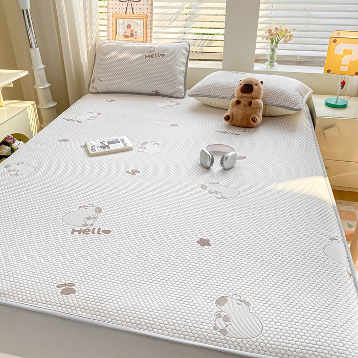 91家纺网 家纺一手货源 找家纺 春寻家纺 2025新款冰豆豆冰丝凉席-卡皮巴拉系列 床笠款-卡皮巴拉-咖